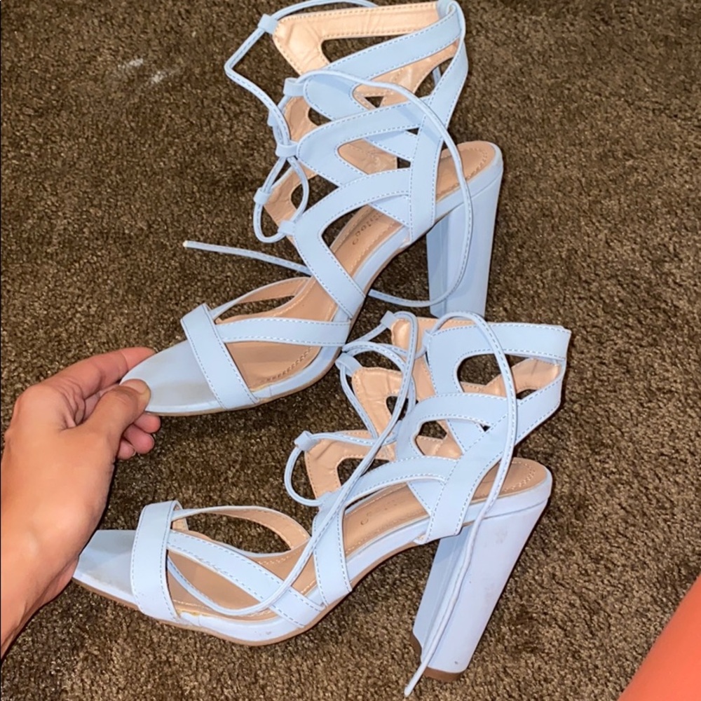 Chase & Chloe tie up heels 👠